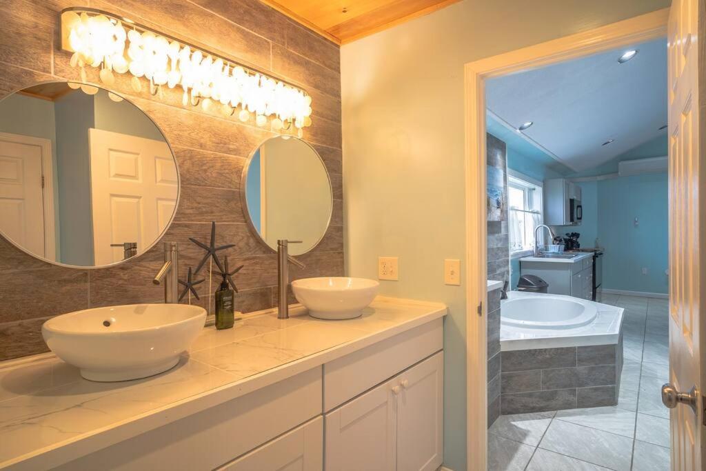Elegant Jacuzzi Suite Hancock Dış mekan fotoğraf